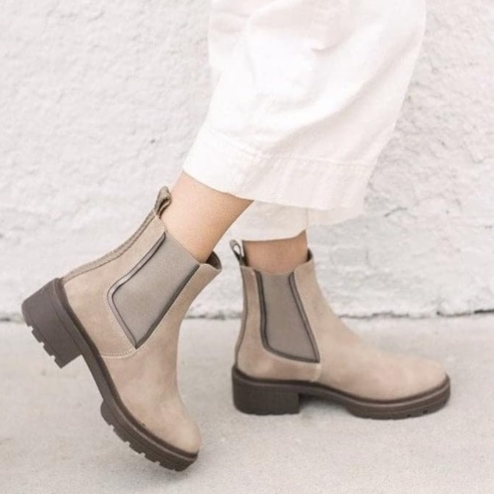 Rocket Dog Iggie Taupe Chelsea Boots